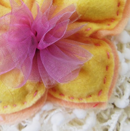 (particolare della coccarda malva)